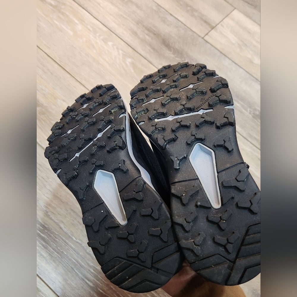The North Face Vectiv Black Athletic Hiking Shoes Size 5 Woman's - Picture 7 of 9
